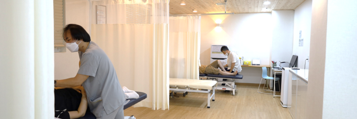 환우들의 통증 완화를 위해 도수치료를 개설하여 운영하고 있습니다