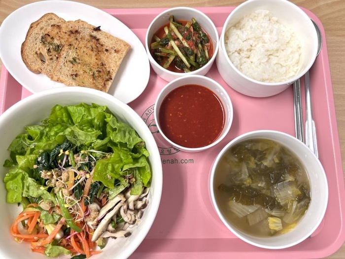 에덴요양병원 건강채식밥상 - 마늘빵 - 