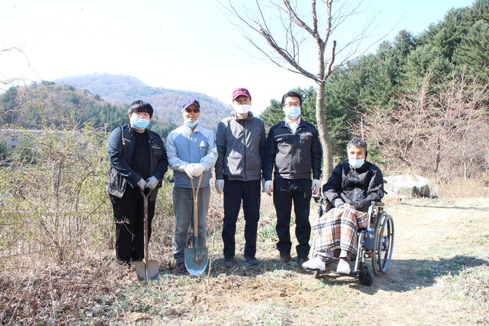 [소식] 전 직원 식목행사 - 