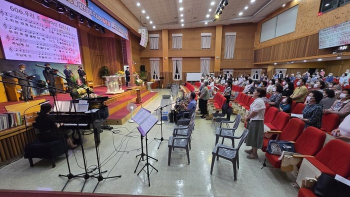 250905_에덴요양병원을 찾아온 특별한 방문객들 - 