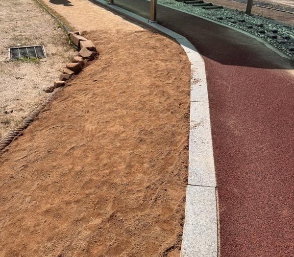 251010_황톳길 보수 작업_에덴요양병원 - 